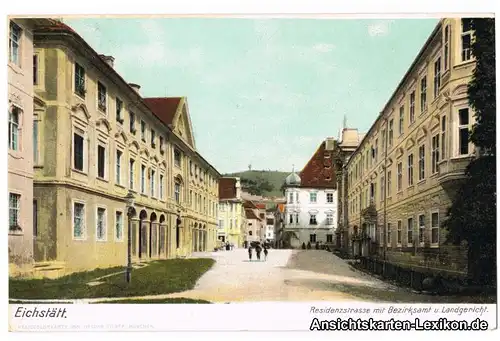 Eichstätt Residenzstrasse mit Bezirksamt und Landgericht