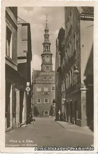 Pirna Kirchgasse mit Rathaus