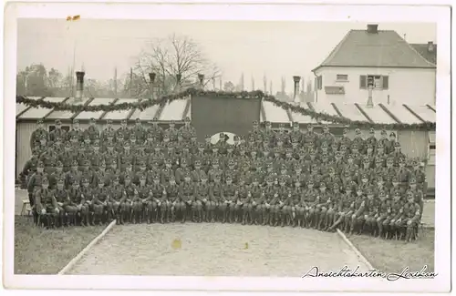 Ulm Soldaten vor Kaserne