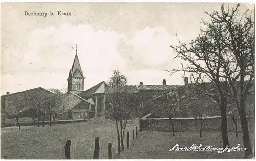 Bechamp bei Meuse Totale mit Kirche