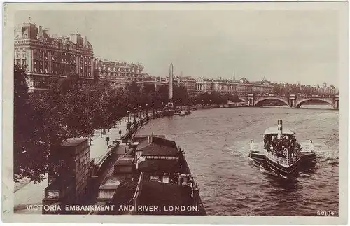 London Victoria Embankment and River Postcard Vintage c1