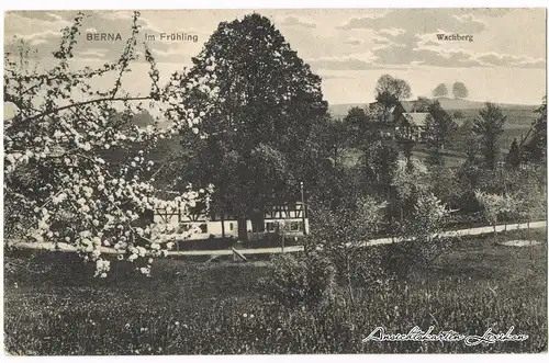 Berna (Oberlausitz) Blick auf den Ort mit Wachberg