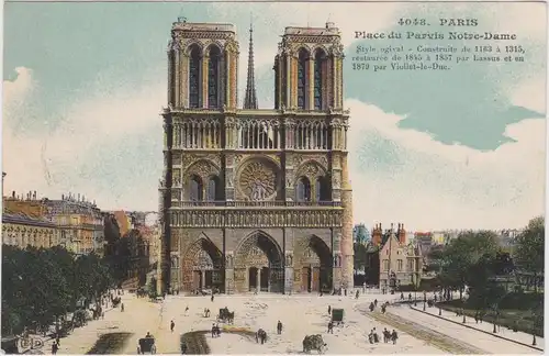 Paris Place du Parvis Notre-Dame