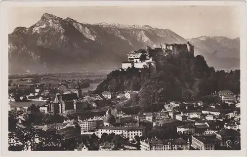 Salzburg Stadtpartie mit Untersberg und Lattengebirge