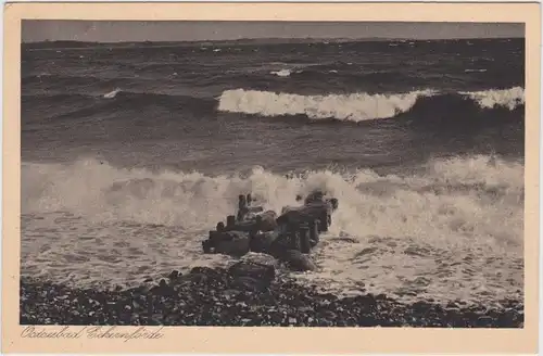 Eckernförde Wellenbrecher am Strand