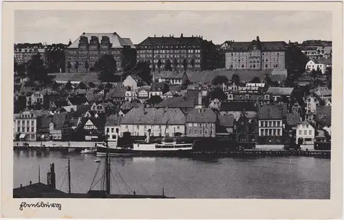 Flensburg Blick auf die Stadt und Anlegestelle - Dampfer