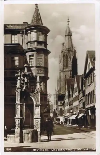 Reutlingen Lindenbrunnen und Marienkirche