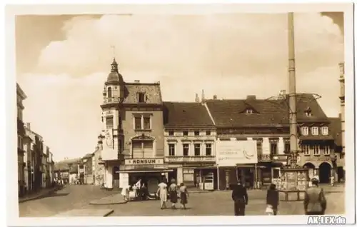 Senftenberg (Niederlausitz) Platz der Freundschaft mit Ernst-Thälmann-Straße (Foto AK) &a