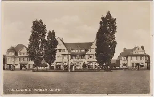 Brieske-Senftenberg (Niederlausitz) Marktplatz mit Kaufhaus und Bäckerei