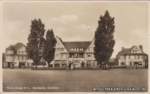 Brieske-Senftenberg (Niederlausitz) Marktplatz mit Kaufhaus und Bäckerei