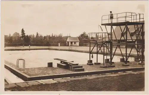 Senftenberg (Niederlausitz) Badeanstalt mit Sprungturm