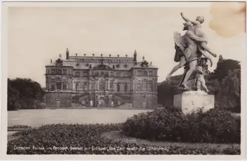 Dresden Palais im Großen Garten mit Gruppe "Die Zeit raubt die Schönheit"