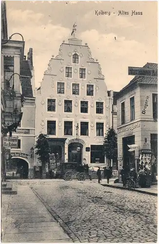 Kolberg Kołobrzeg Altes Haus - Geschäfte und Kutsche 1914