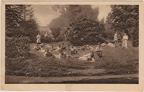 Barleux Bérlu Park beim Feldlazarett - Verwundete bei der Erholung 1917