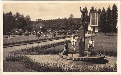 Bad Rothenfelde Kinder am Brunnen 1944