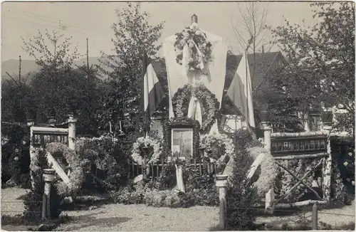  Geschmücktes Soldatengrab (Erster Weltkrieg) 1918