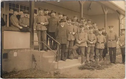 Fraureuth Soldaten vor Gastwirtschaft 1916