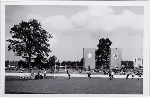 Fußballpiel Deutschland Stadion Hackenkreuzflaggen Privatfotokarte 1940