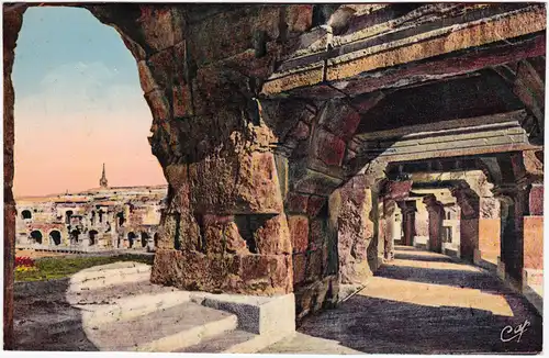 Nîmes Les Arenes  CPA Ansichtskarte Gard 1922