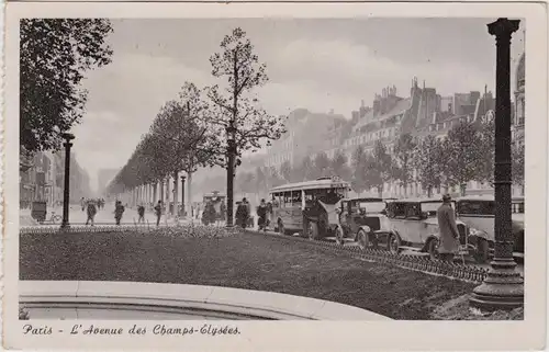 CPA ANsichtskarte Paris L 'Avenue des Champs-Elysées - Autos 1934