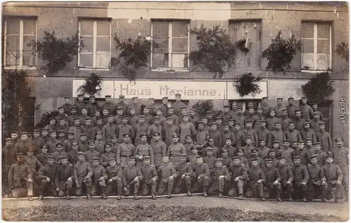 Soldaten vor dem Haus Marianne  Reser Ulm Mehrstetten Privatfotokarte 1916