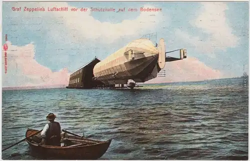 Friedrichshafen Zeppelin vor der Schutzhalle 1913