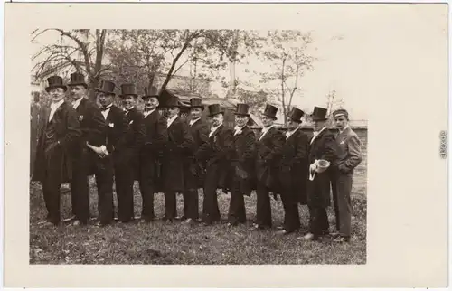 Die Herrlichkeiten - Männer mit Zylinder - Hochzeitsfoto 1929