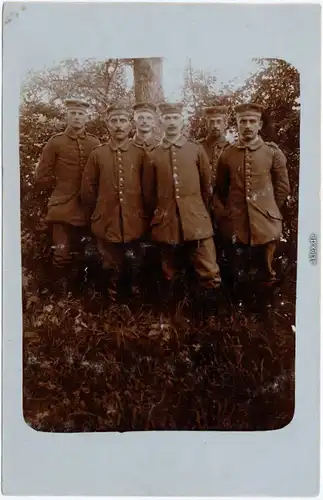 Soldatengruppe im Wald Militaria Privatfoto Ansichtskarte Erster Weltkrieg 1916