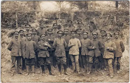 Soldaten im Steinbruch Militaria Privatfoto Ansichtskarte Erster Weltkrieg 1916