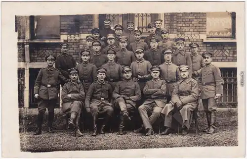 Soldaten vor Haus Privatfoto Ansichtskarte  Militaria WK1  1917