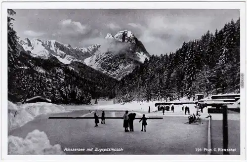 Garmisch-Partenkirchen Schlittschaulauf auf dem Riessersee Ansichtskarte 1934