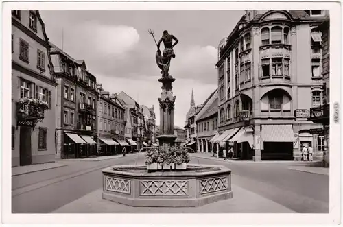 Ansichtskarte Offenburg Hauptstraße, Neptunbrunnen - Geschäfte 1932