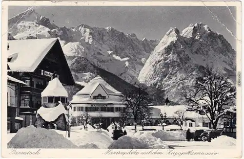 Garmisch-Partenkirchen Marienplatz mit dem Zugspitzmassiv Winter Foto Ak 1932