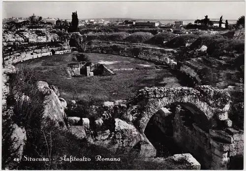 Syrakus (Syracusa) Siracusa (Sarausa) Anfiteatro Romano Sicilia : Italia 1965