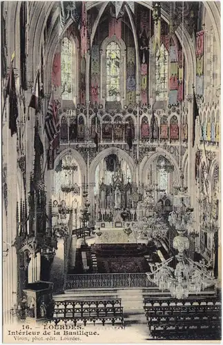Ansichtskarte CPA Lourdes Lorda Interieur de la Basilque 1920