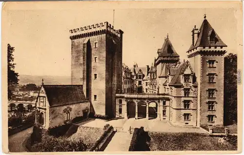 Pau (Pyrénées-Atlantiques) Chateau Henri IV - Donjon et Entrée 1932