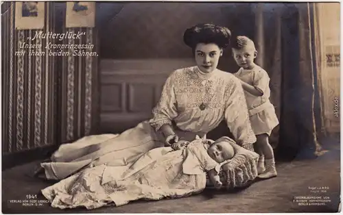  Mutterglück: Unsere Kronprinzessin mit ihren beiden Söhnen 1908