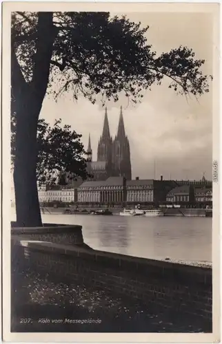Köln   vom Messegelände: vor dem Dom die Reichsbahn-Direktions-Gebäude 1930