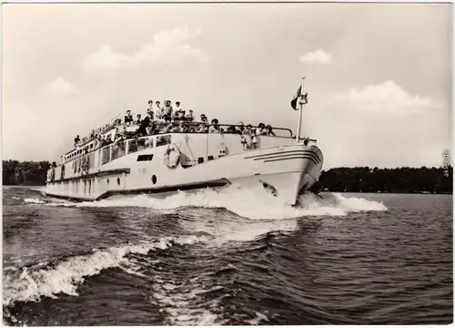Foto Ansichtskarte  Berlin Weiße Flotte Luxusfahrgastschiff 1967