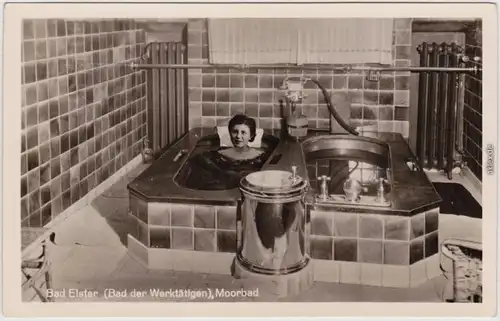 Foto Ansichtskarte Bad Elster Frau beim Moorbad 1960