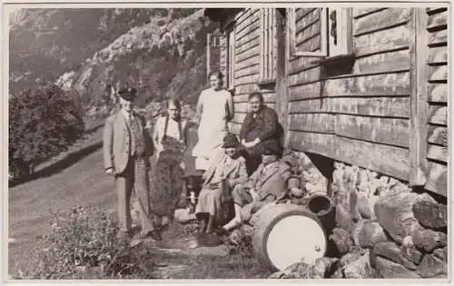 Stuttgart Familie vor Almhütte 1935 Privatfoto