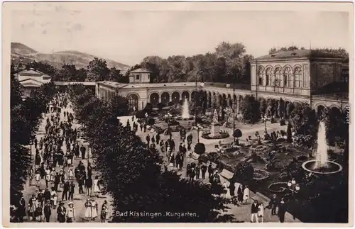 Bad Kissingen Kurgarten, belebt Künstler Ansichtskarte 1930