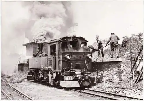 Radebeul  Traditionsbahn Radebeul Ost-Radeburg, Bekohlung, Juli 1982 1985