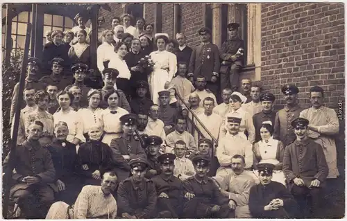 80. Geburtstag Soldaten Feldgrauen Krankenschwestern Gruppenbild 1912