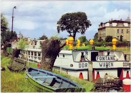 Waren (Müritz) MS "Fontane" im Hafen an der Steinmole 1981