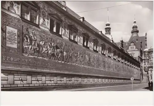 Dresden Augustusstraße Gang mit Fürstenzug v. W. Walther 1945/1979