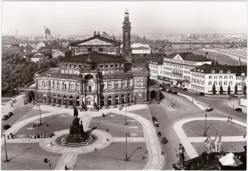 Innere Altstadt-Dresden vom Schloßturm, Theaterplatz, Hotel Bellevue 1945/1981