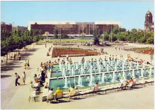 Mitte Berlin Blick zum Palast der Republik über Springbrunnen-anlage 1981