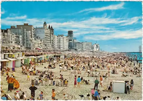 Blankenberge Blankenberghe Strand, belebt Ansichtskarte CPA  1975