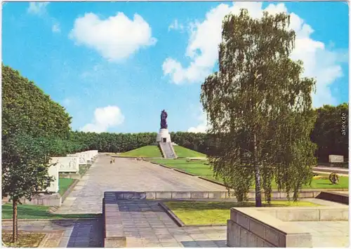 Alt Treptow-Berlin Sowjetisches Ehrenmal - An einem sommerlichen Tag 1973